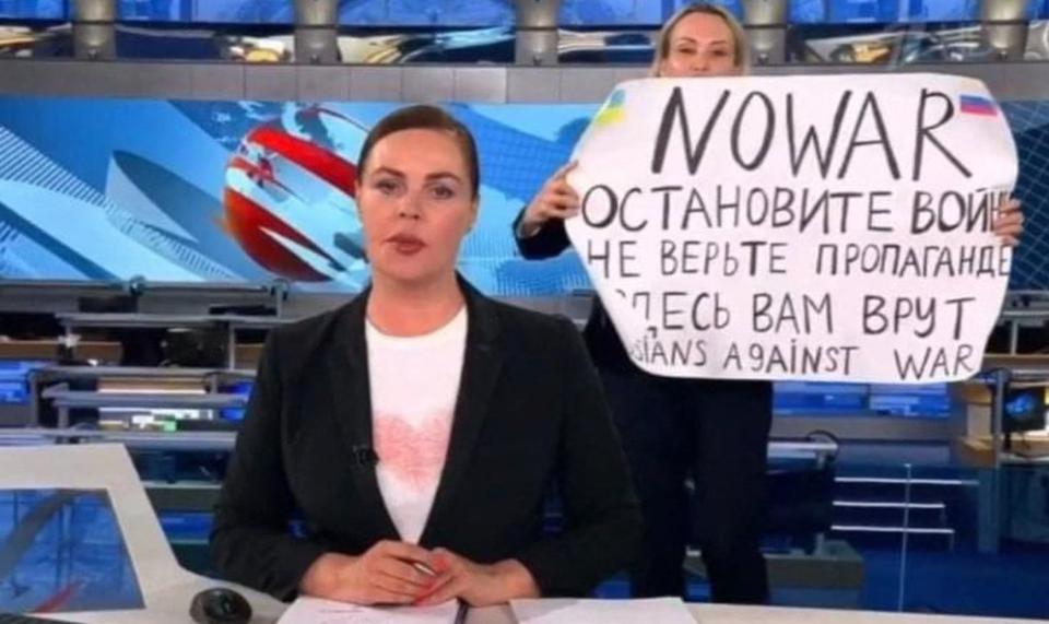 Protesten skete på den statsstøttede Kanal 1. Under kanalens nyhedsudsendelse dukkede Ovsjannikova pludselig op i baggrunden. (Arkivfoto). <i>Handout/Ritzau Scanpix</i>