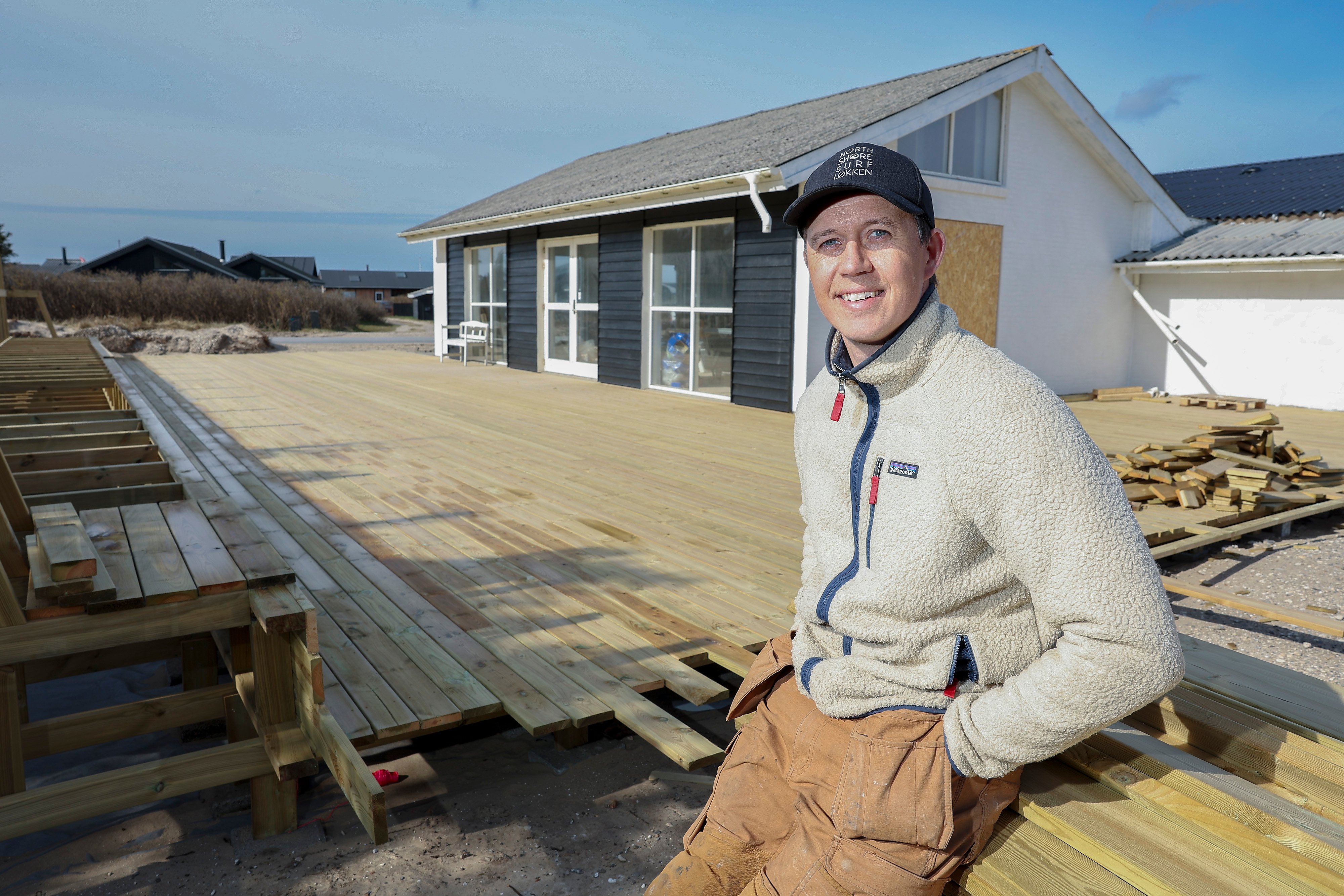 Surfere bygger og åbner snart ved denne strand
