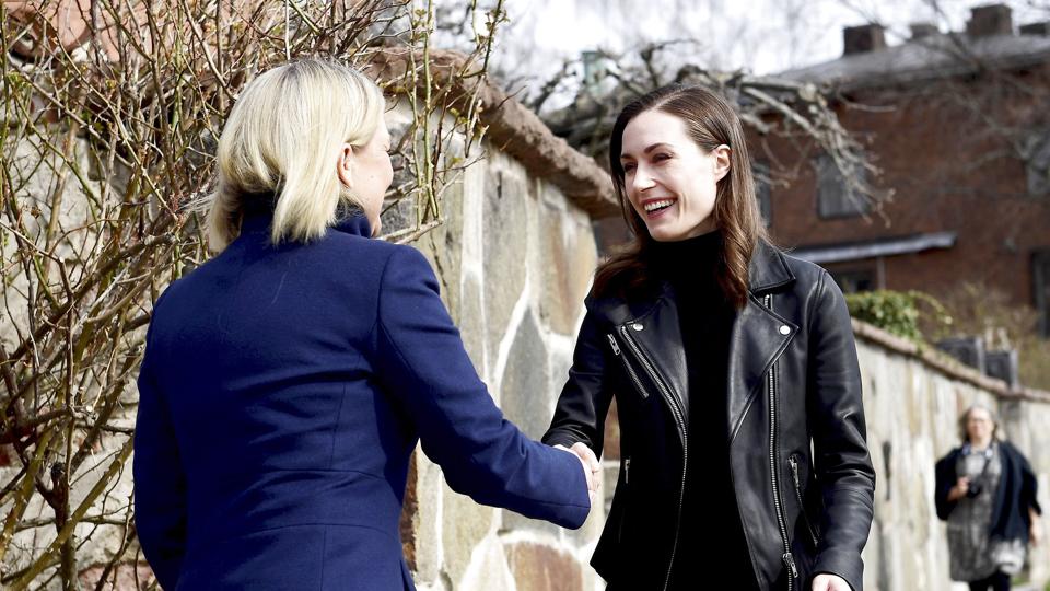 Finlands statsminister, Sanna Marin, er onsdag på besøg hos Sveriges statsminister, Magdalena Andersson, i Stockholm. <i>Paul Wennerholm/Ritzau Scanpix</i>