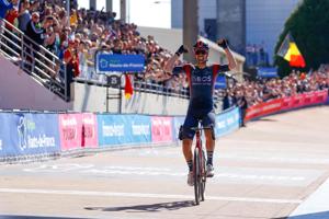 Selvlappende dæk hjalp Ineos til triumf i Paris-Roubaix