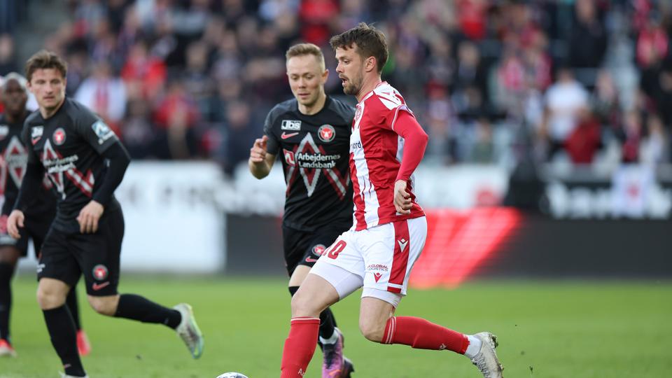 Lucas Andersen er en af flere gode grunde til, at AaB bør sikre sig et historisk sæt bronzemedaljer i denne sæson. <i>Foto: Bente Poder</i>