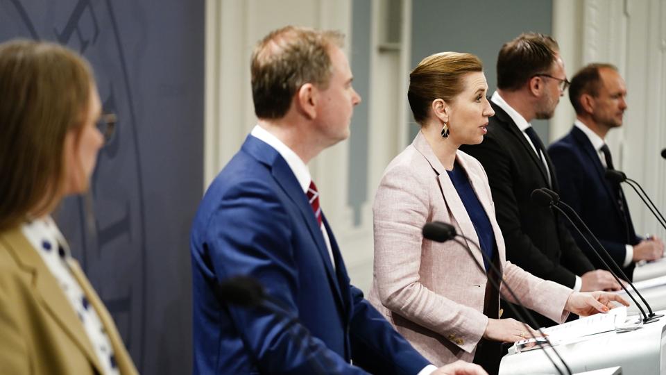 Pressemøde om regeringens reformudspil 'Danmark kan mere II' i Spejlsalen i Statsministeriet tirsdag. Udspillet handler om hvordan Danmark kan accelerere den grønne omstilling og hurtigere blive uafhængig af russisk gas. <i>Mads Claus Rasmussen/Ritzau Scanpix</i>
