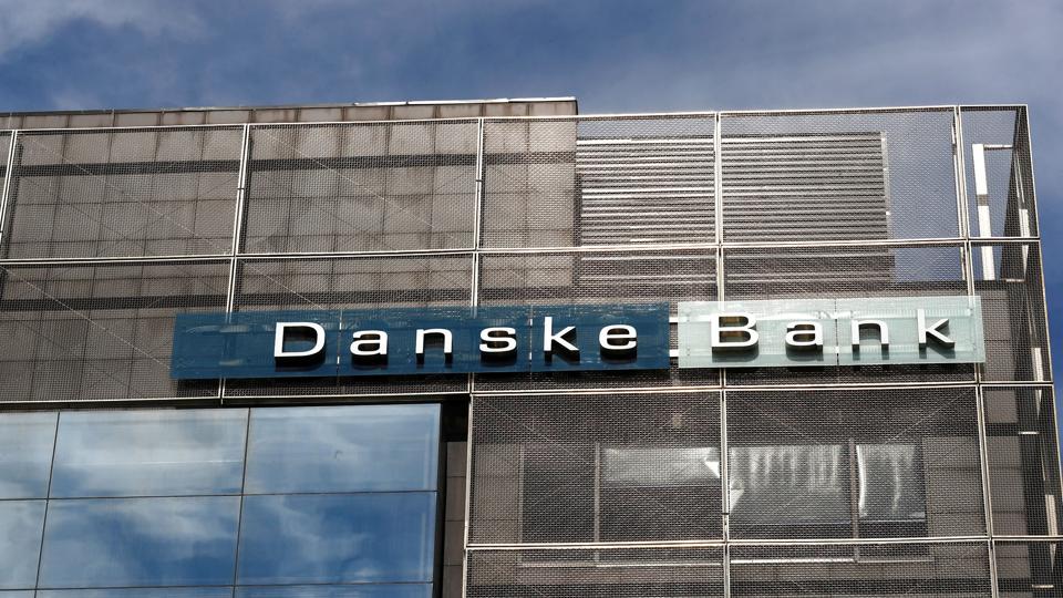 Danske Banks filial i Tallin i Estland var en forrygende forretning. Men filialen blev lukket. I en advokatundersøgelse hed det i 2018 om en stribe danske kommanditselskaber, at alle var fundet mistænkelige. Politiet har siden rejst sigtelse om transaktionerne i kommanditselskaberne. Tre personer er sigtet. (Arkivfoto) <i>Ints Kalnins/Reuters</i>