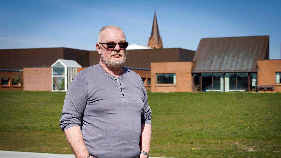 - Skal man straffes for at have orienteret sine samarbejdspartnere om, at man er fratrådt? Åbenbart, konstaterer Lars Larsen, der ikke føler sig rimeligt behandlet af Morsø Kommune. <i>Foto: Bo Lehm</i>