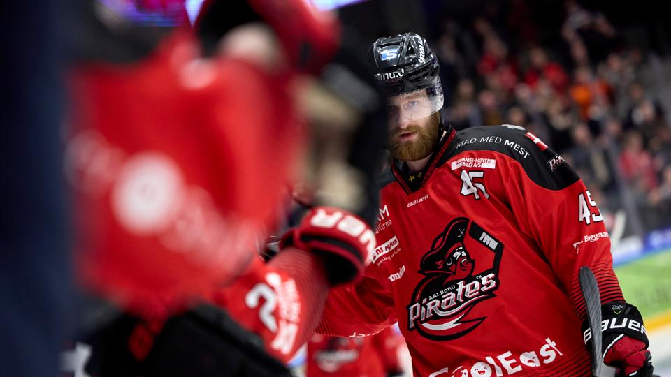 Den ene af Højbjerg-brødrene røg lørdag på skadestuen efter finalesejren over Ringerike i KIK Trophy. <i>Arkivfoto: Henrik Bo</i>