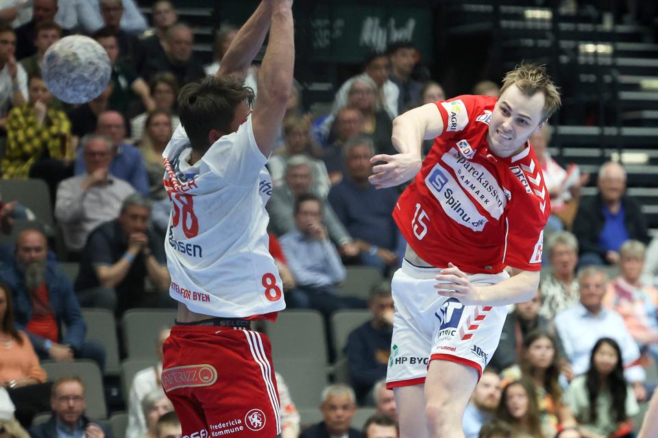Andreas Holst forlader Aalborg Håndbold et år før kontraktudløb. <i>Arkivfoto: Bente Poder</i>