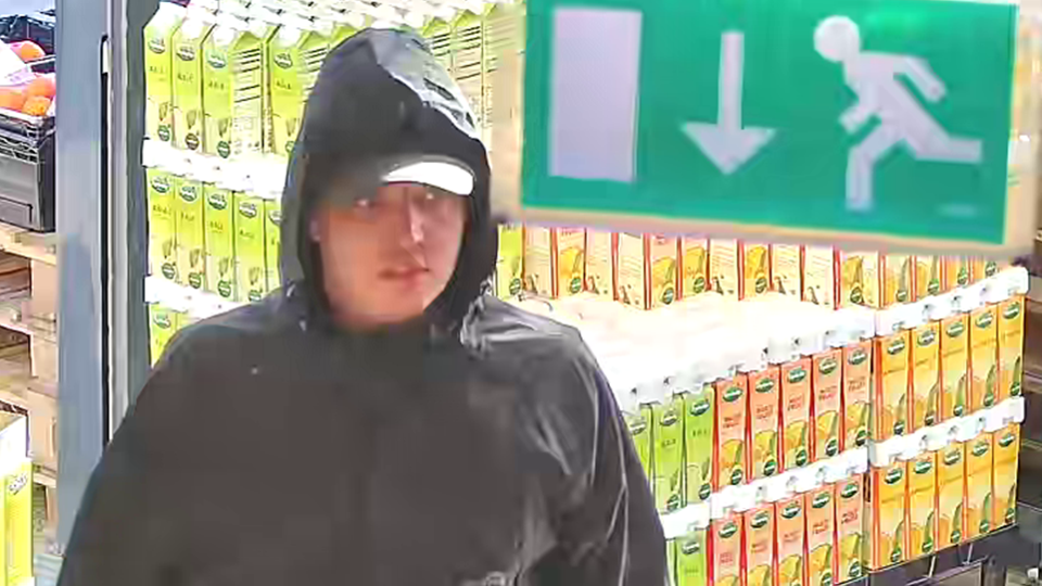 Denne mand efterlyses for røveri mod SuperBrugsen. <i>Foto: Nordjyllands Politi</i>