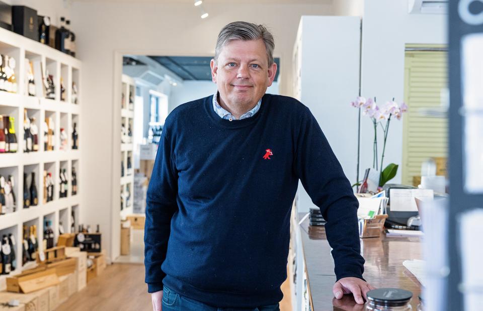 Vinspecialisten Kristian Jepsen er flyttet i nye lokaler og har fået dobbelt så meget plads. <i>Foto: Kim Dahl Hansen</i>