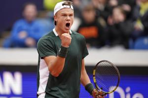 Holger Rune slår tysker og er i sin første ATP-finale