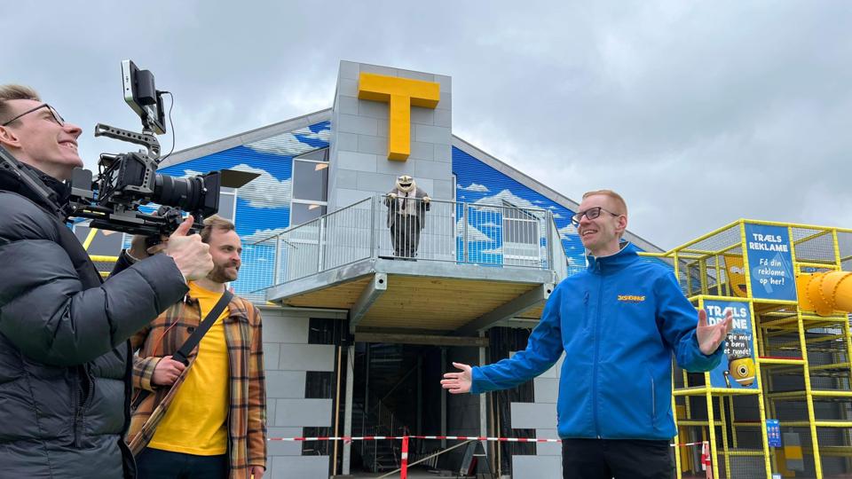 Jesperhus Ferieparks nye CEO Thomas Buch Tøstesen interviewes til Jesperhus' youtube-kanal <i>Foto: Simon Overgaard</i>