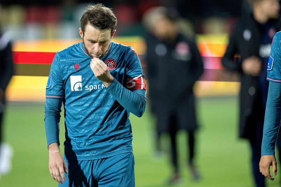 Det kan få stor betydning for AaB, at holdet med mandagens nederlag i Silkeborg gav slip på tredjepladsen. <i>Foto: Lars Pauli</i>