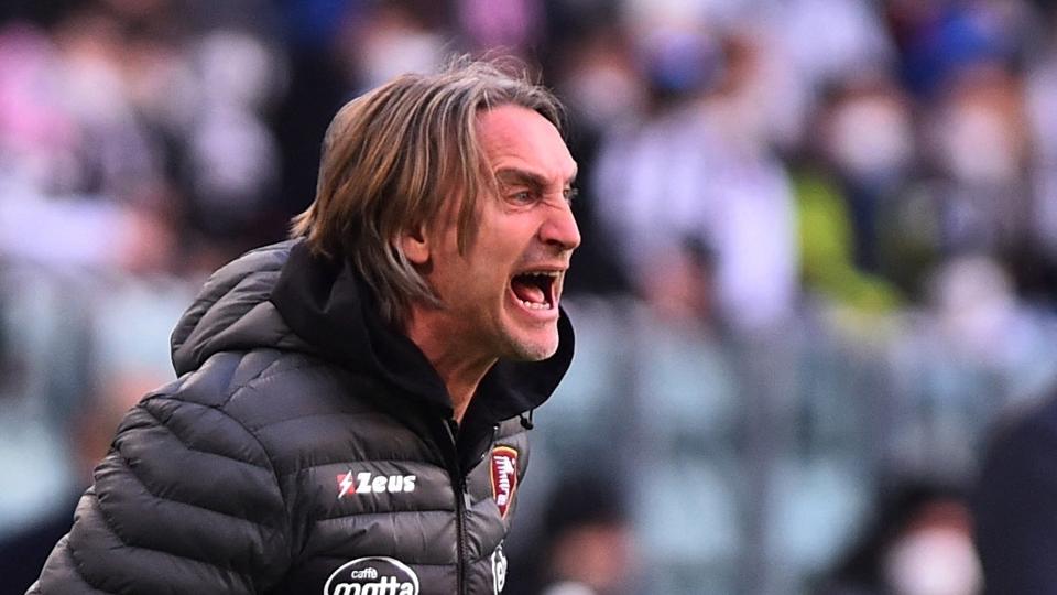 Salernitana-træner Davide Nicola har givet et løfte om at gå hele vejen til Rom for at møde paven, hvis holdet redder sig en ny sæson i Serie A. (Arkivfoto). <i>Massimo Pinca/Reuters</i>