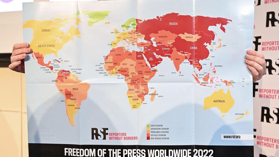 Journalister uden Grænser (RSF) udgav tirsdag sit årlige indeks over pressefrihed. Danmark er kravlet op på en andenplads fra en fjerdeplads sidste år. <i>Justin Tallis/Ritzau Scanpix</i>