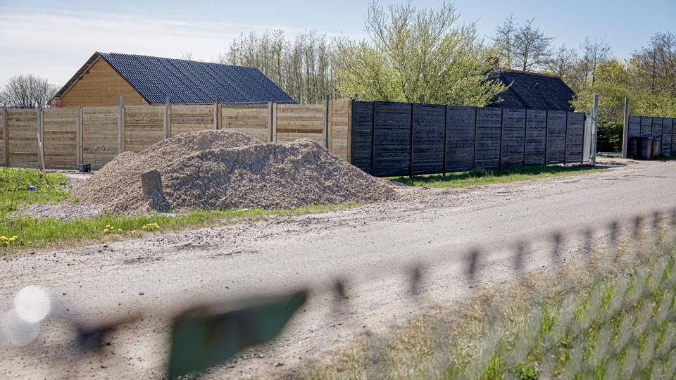 Satudarah indviede deres nye klubhus i Vodskov 21. maj. Dagen før forsøgte to mænd - ifølge tiltalen mod dem - at smide molotovcocktails på huset. <i>Arkivfoto: Martin Damgård</i>