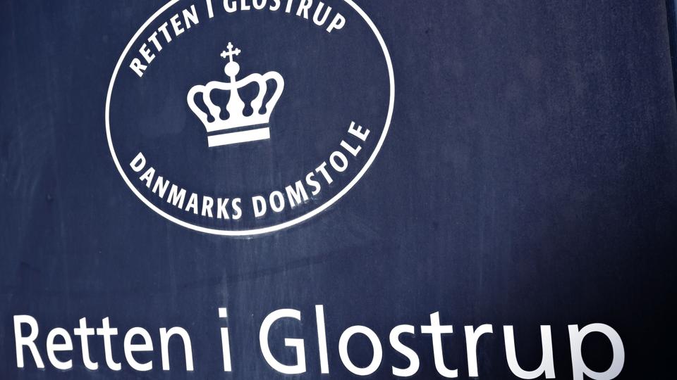 Retten i Glostrup har tirsdag taget hul på en sag, hvor en 29-årig mand er tiltalt for en lang række overgreb - heriblandt på unge drenge i hooliganmiljøet i Brøndby. (Arkivfoto). <i>Philip Davali/Ritzau Scanpix</i>