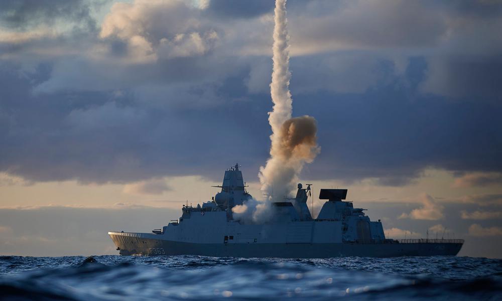 Første danske SM-2 missil testaffyres fra fregatten 'Niels Juel'. Første danske SM-2 missil testaffyres fra fregatten 'Niels Juel'.