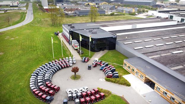 Virksomheden Kabinescooter Hobro på Lupinvej 5, ved siden af de nye kontorfaciliteter, har farvesorteret sine udstilling. Foto: Claus Søndberg <i>Foto: Claus Søndberg</i>