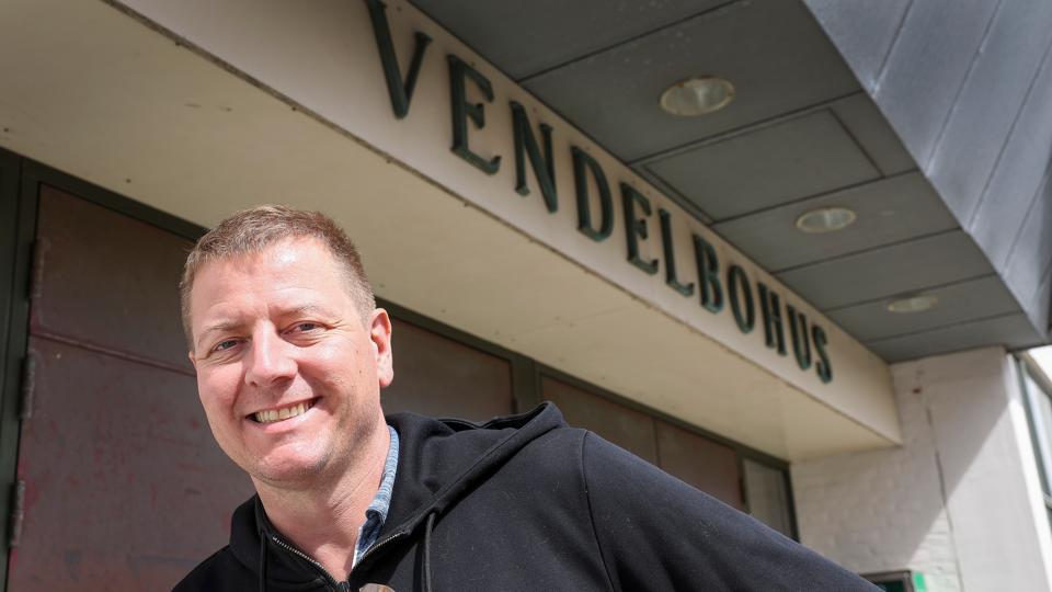 - Jeg er blæst bagover af den modtagelse, jeg har fået hos dem, jeg har besøgt. Det fortæller mig, at Vendelbohus’ fremtid er ikke kun hjerteblod for mig - det er hjerteblod for en masse folk i hele byen. Vendelbohus er vigtig for Hjørring, siger Jesper Spanner fra Vendelbohus. <i>Foto: Bente Poder</i>