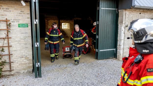Brand i lade i Mariager Nordjyllands Beredskab torsdag aften. <i>Foto: Lars Pauli</i>