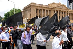 Mangel på mad og brændsel udløser demonstrationer i Sri Lanka