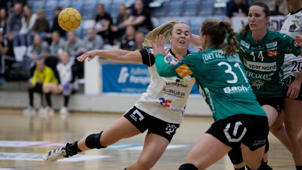 Sandra Erlingsdóttir spillede også afskedskamp, og det gjorde han særdeles godt. <i>Foto: Henrik Bo</i>