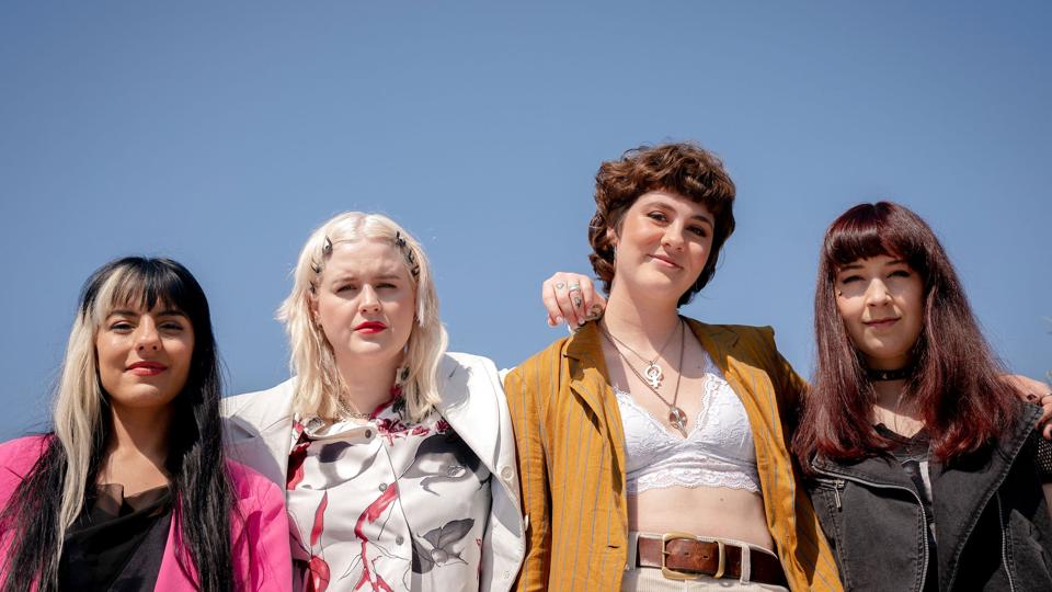 Mathilde "Siggy" Savery, Agnes Roslund, Ida Bergkvist og Ihan Haydar, der tilsammen udgør bandet Reddi, i Torino, mandag den 9. maj 2022. Bandet repræsenterer Danmark, når der tirsdag afholdes den første af to semifinaler i Eurovision.. (Foto: Ida Marie Odgaard/Ritzau Scanpix) <i>Ida Marie Odgaard/Ritzau Scanpix</i>