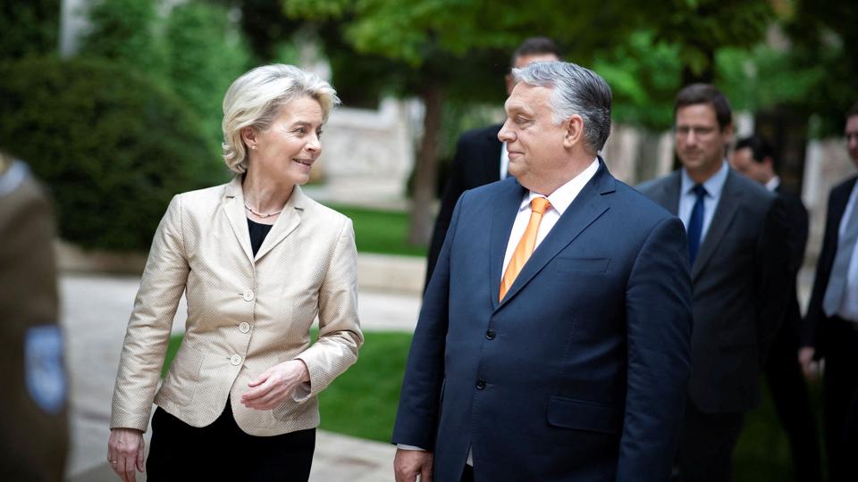 Ungarns premierminister, Viktor Orban, ønsker en fire til femårig overgangsperiode, hvis Ungarn skal finde alternativer til russisk olie. <i>Hungarian Pm''s Press Office/Vivi/Reuters</i>