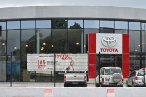 Trods rekordoverskud: Toyota frygter forsyningsbøvl