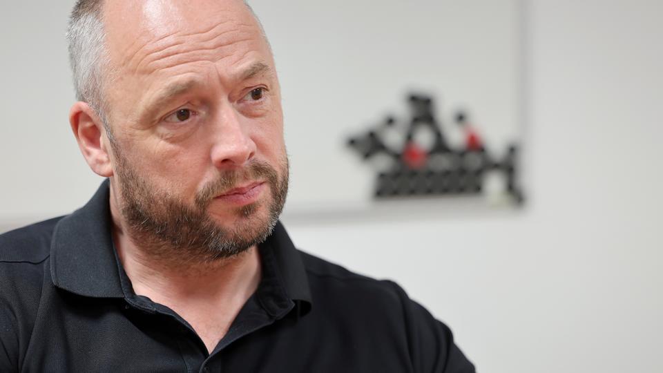 Afsættet var forældrenes købmandsbutik - men derfra har Mads Jensen med sin virksomhed Supervin bygget en millionforretning op fra grunden. <i>Foto: Bente Poder</i>