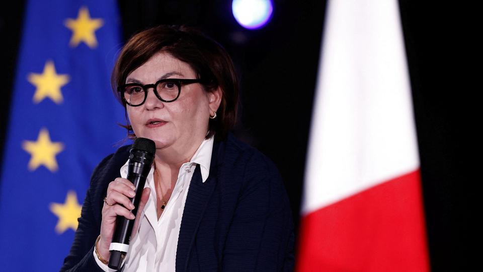 EU vil oprette transportkorridorer, der kan hjælpe Ukraine med at eksportere fødevarer og samtidig modtage andre varer, som landet har behov for, siger EU-kommissær for transport Adina Valean. <i>Benoit Tessier/Reuters</i>