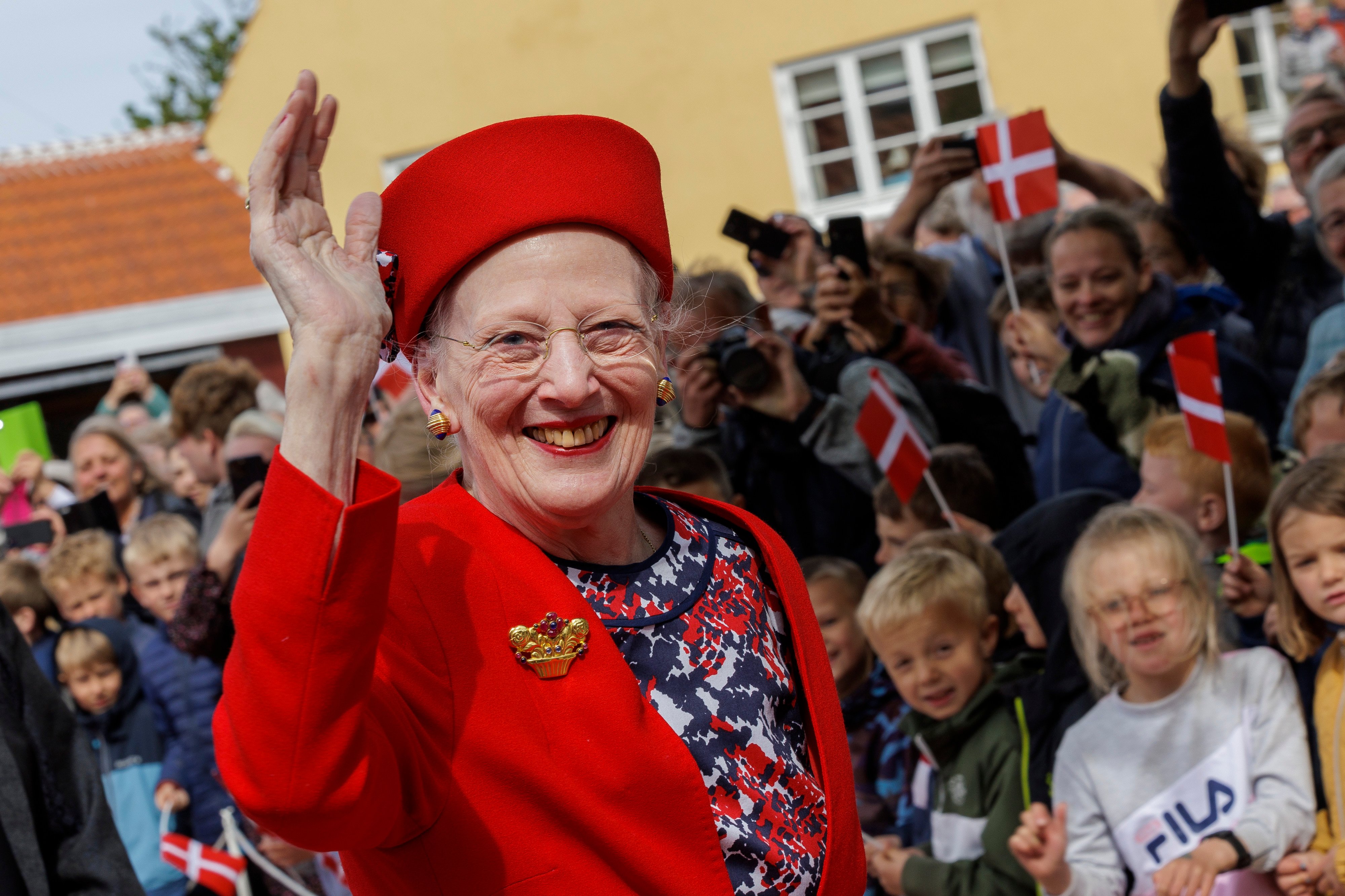 Dronningen kastede glans over mesterværker i Skagen: - Det er en stor fornøjelse at se de her billeder med egne øjne