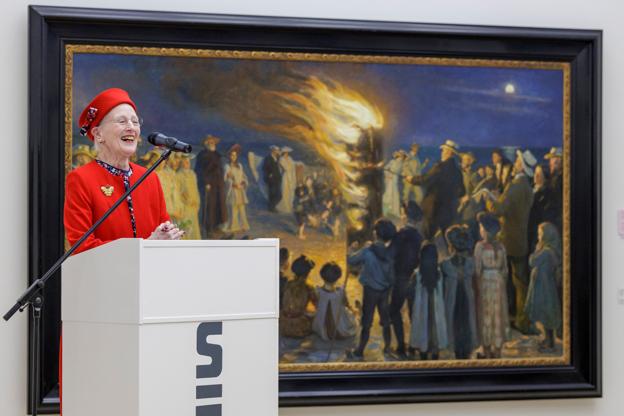 - I would like to congratulate everyone here at Skagens museum. It is a great pleasure to see these pictures with your own eyes - and then in Denmark, said Queen Margrethe among other things. <i>Photo: Henrik Bo</i>