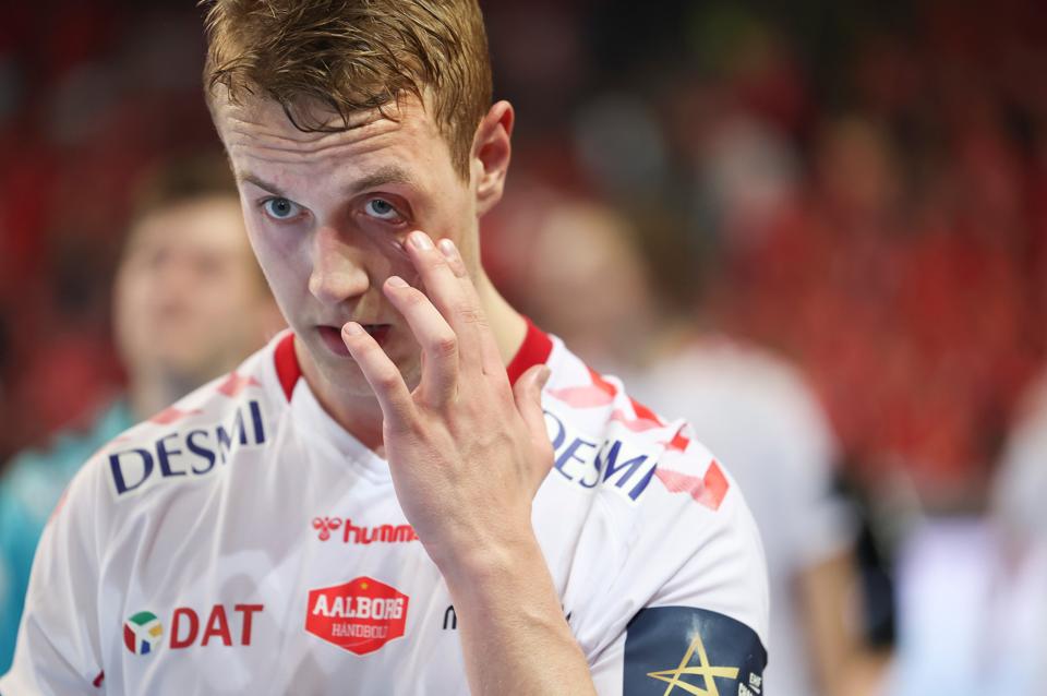 Buster Juul spillede personligt en fin kamp i Veszprém med seks scoringer, men holdet havde svært ved at følge med på udebanen med den vilde kulisse. <i>Foto: Claus Søndberg</i>