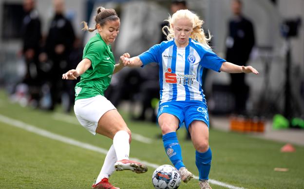 Agnete Marcussen er sammen med sin tvillingesøster Beate snart fortid i FC Thy-Thisted Q. De skifter til mesterklubben HB Køge. <i>Foto: Torben Hansen</i>