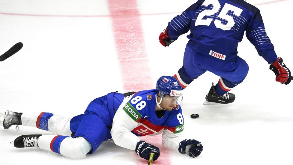 Frankrig og Slovakiet åbnede fredag Danmarks VM-gruppe i Helsinki Ice Hall. <i>Vesa Moilanen/Ritzau Scanpix</i>