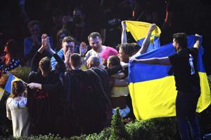 Krigsramte Ukraine vinder Eurovision
