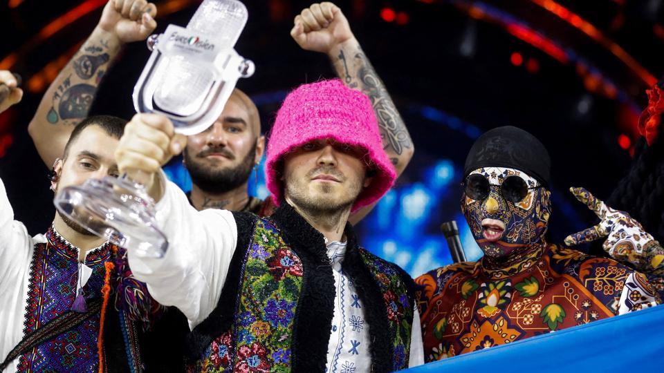 Ukrainske Kalush Orchestra, der vandt Eurovision lørdag aften, vil gøre alt, der er muligt, for at Ukraine kan være værter for Eurovision i 2023. <i>Yara Nardi/Reuters</i>