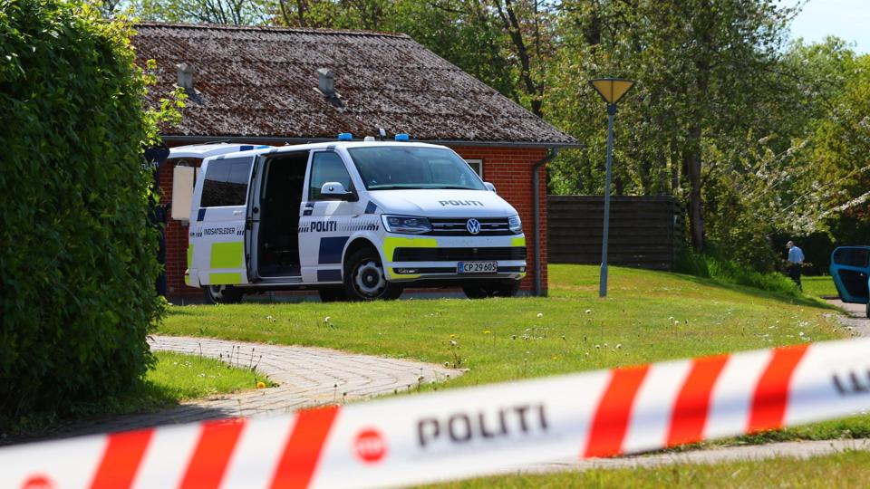 Syd- og Sønderjylland Politi har sigtet en 37-årig mand for at have dræbt en 43-årig mand med kniv på en adresse i Padborg. Politiet fik anmeldelsen om knivstikkeriet klokken 13.42, men allerede tidligere om dagen havde politiet været på adressen. Men da var der ro på stedet, oplyser politiet. <i>Unknown/Ritzau Scanpix</i>