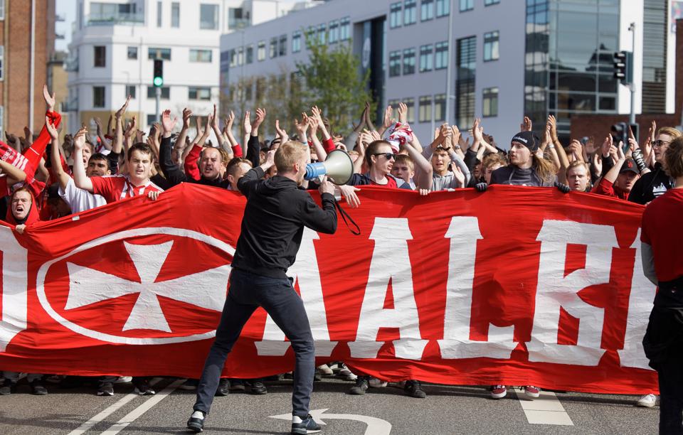 AaB's fans er helt klar til aftenens superligabrag. <i>Foto: Torben Hansen</i>