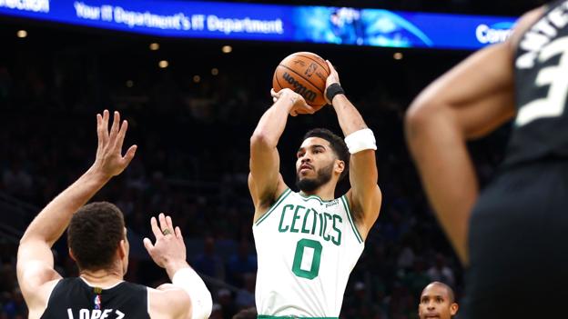 Skarptskydende Boston sender mesterhold ud af NBA's slutspil