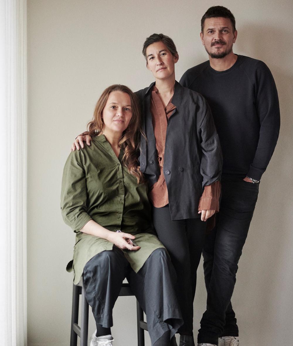 Den relancerede serie er udviklet i tæt samarbejde med Børge Mogensens børnebørn Emilie Ventujol Mogensen, Sarah Alexandra Moutouh, der begge er designere, mens Rasmus Mogensen har været fotograf på kampagnen. Den relancerede serie er udviklet i tæt samarbejde med Børge Mogensens børnebørn Emilie Ventujol Mogensen, Sarah Alexandra Moutouh, der begge er designere, mens Rasmus Mogensen har været fotograf på kampagnen.