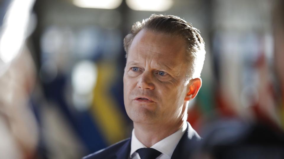 Udenrigsminister Jeppe Kofod (S) forventer, at EU-landene vil blive enige om en sjette sanktionspakke. Den danske udenrigsminister åbner for hjælp til de lande, der bliver særlig hårdt ramt af et farvel til russisk olie. <i>Olivier Hoslet/Ritzau Scanpix</i>