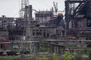 264 ukrainske soldater er evakueret fra belejret stålværk