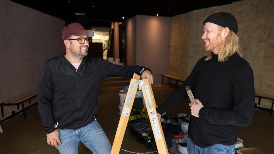 Ny gastro-pub åbner - ejerne er i gang med de sidste forberedelser på matriklen Strømgade i Hjørring midtby. <i>Foto: Claus Søndberg</i>
