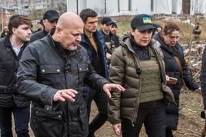 Rekordstor gruppe skal undersøge krigsforbrydelser i Ukraine