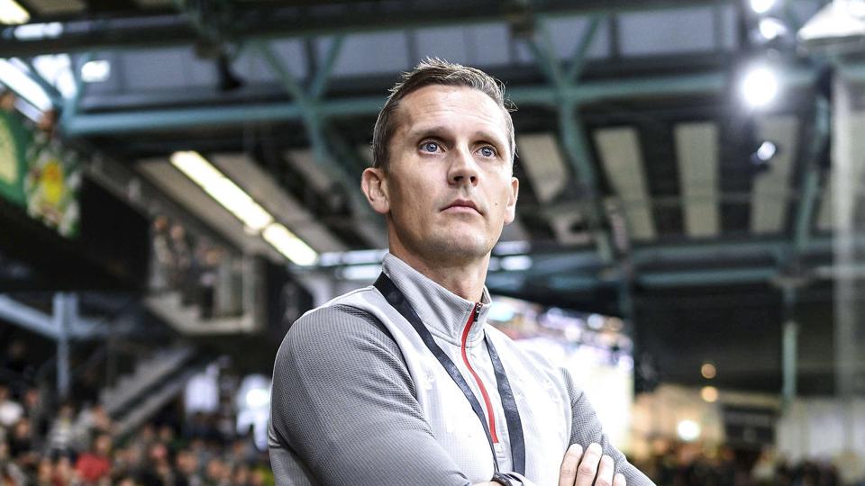 Peter Løvenkrands har stået i spidsen for Fremad Amager siden sommeren 2021. Holdet har kurs mod overlevelse efter en turbulent sæson. (Arkivfoto). <i>Markus Gilliar/Ritzau Scanpix</i>