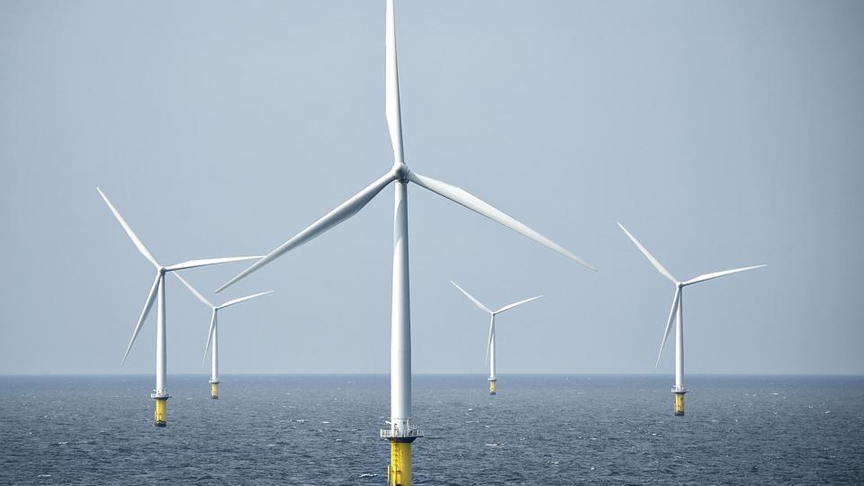 Danmark, Belgien, Holland og Tyskland er enige om at forpligte sig på at forsyne Europa med 150 gigawatt havvind frem mod 2050 ved at udnytte vinden over Nordsøen. Her ses havvindmølleparken Horns Rev 2 i netop Nordsøen ud for Esbjerg. (Arkivfoto). <i>Henning Bagger/Ritzau Scanpix</i>