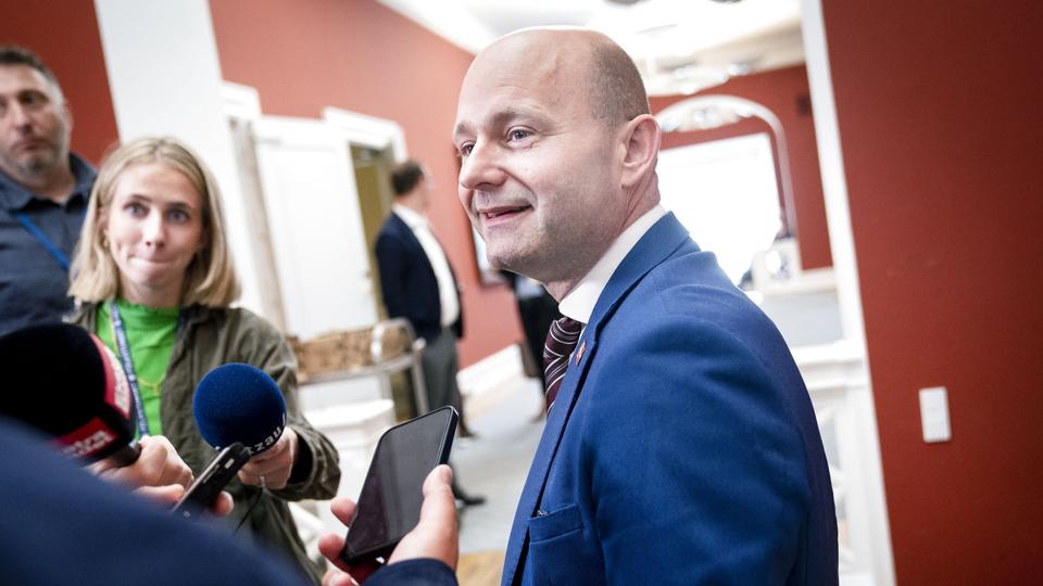 Konservative Folkepartis formand Søren Pape Poulsen oplyser efter gruppemøde, at partiet endnu har drøftet eventuel ophævelse af folketingsmedlem Claus Hjort Frederiksen. Ifølge Pape haster det ikke. (Foto: Liselotte Sabroe/Ritzau Scanpix) <i>Liselotte Sabroe/Ritzau Scanpix</i>