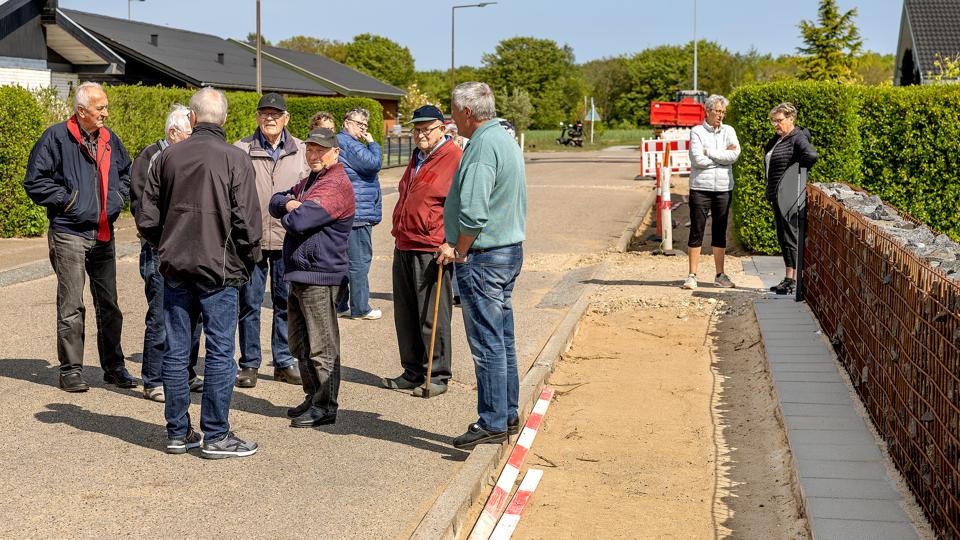 Politikerne har nu truffet en beslutning: En række beboere på Peder Munks Vej i Sæby får ikke deres fortov tilbage. <i>Foto: Lars Pauli</i>