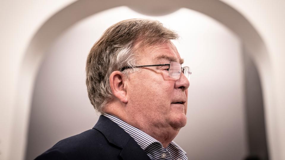 Skal tidligere forsvarsminister Claus Hjort Frederiksen miste sin parlamentariske immunitet? Dét spørgsmål splitter i disse døgn partierne på Christiansborg. <i>Foto: Mads Claus Rasmussen/Ritzau Scanpix</i>